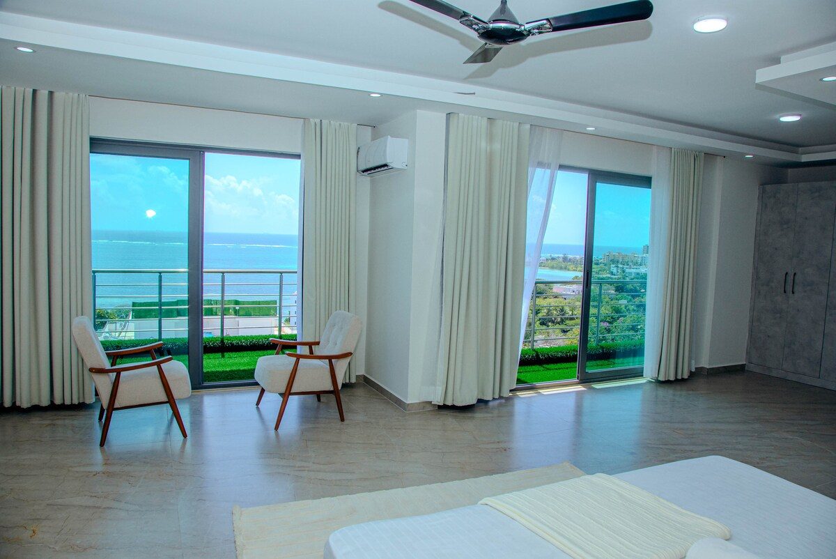 Semo's Aqua Luxury 6BR Penthouse — photo 13