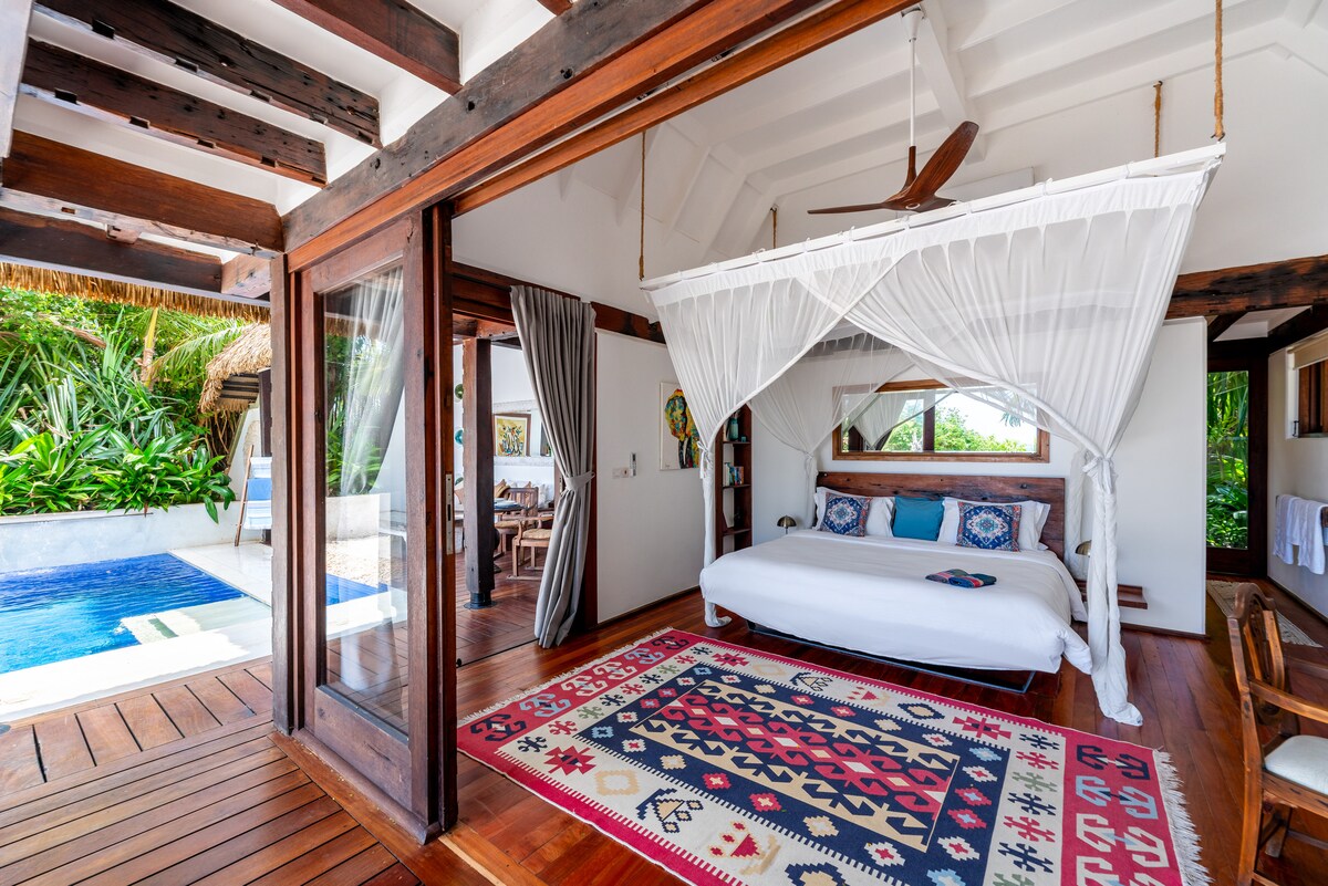 Azhari Beach Villa — view 3