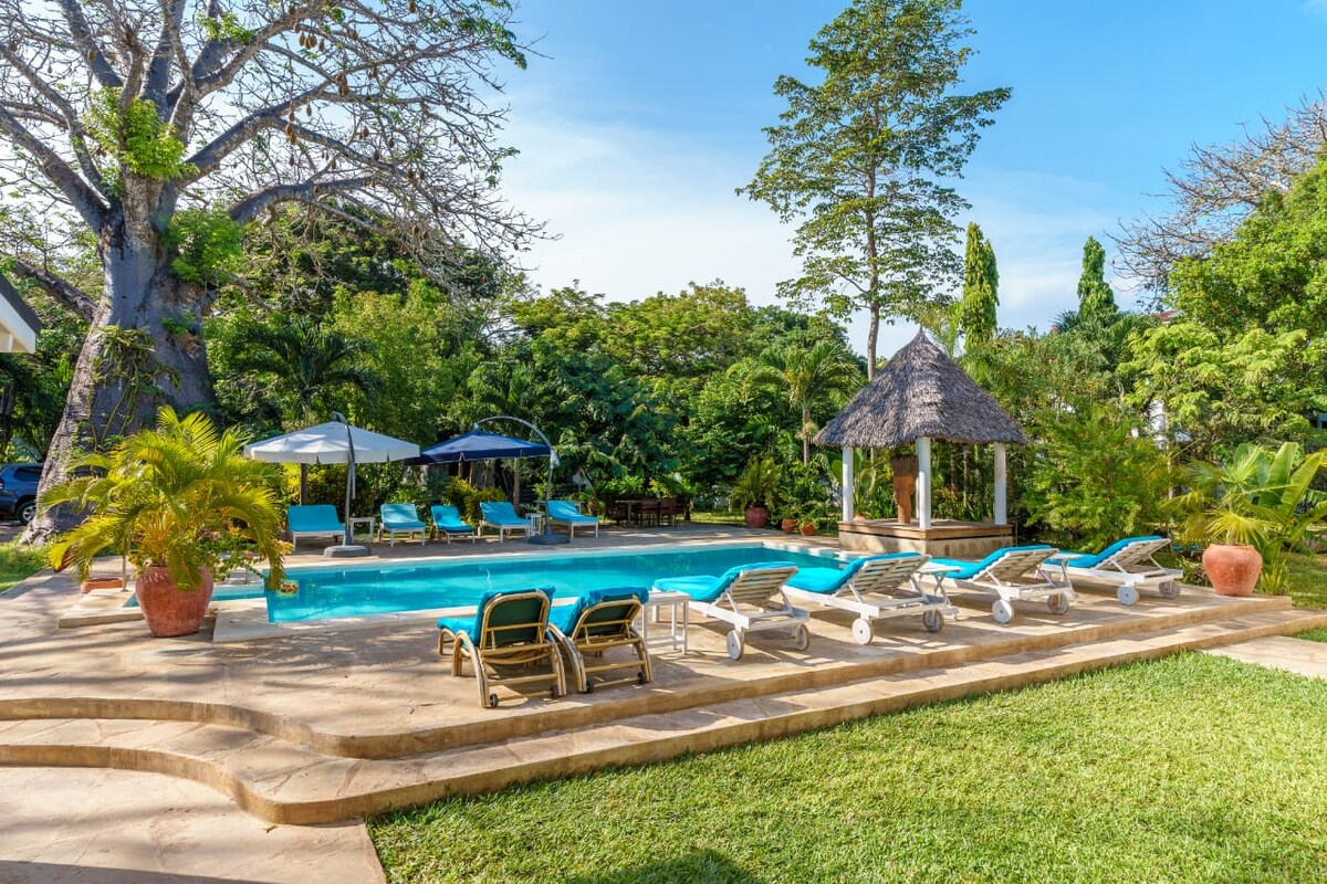 Diani White House - 2 Homes Together, 6BR — view 3