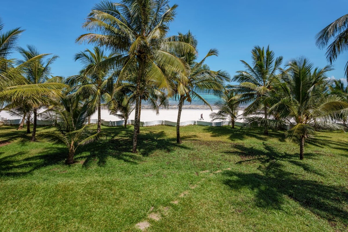 Diani White House - 2 Homes Together, 6BR — photo 52