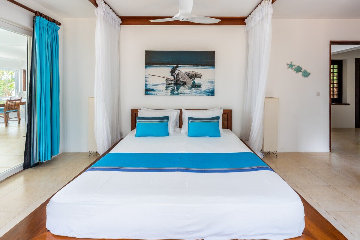 Tequila Sunrise Beach Cabana — photo 30