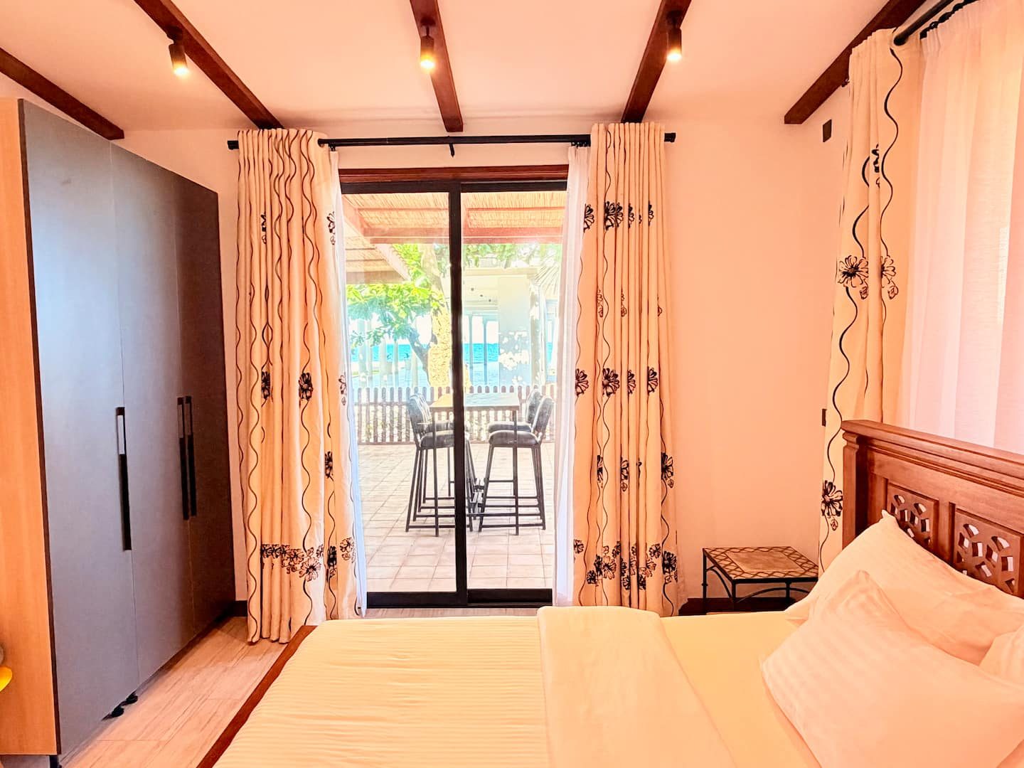 Nyali Beachfront Bungalow — photo 9
