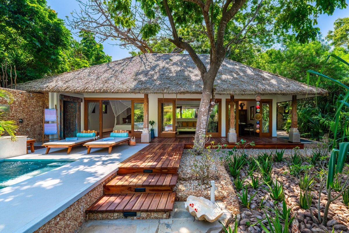 Pandanas Beach Villa — photo 42
