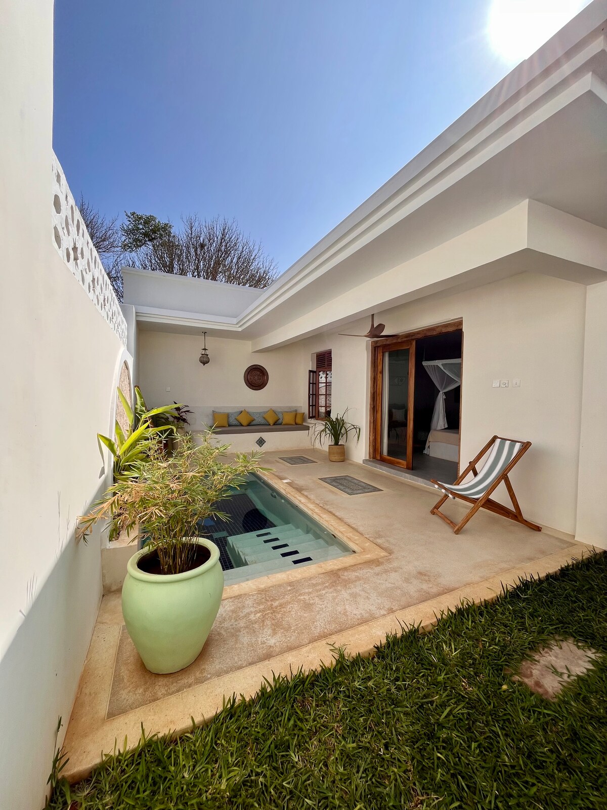 Plunge Pool Suite, 1BR — photo 23