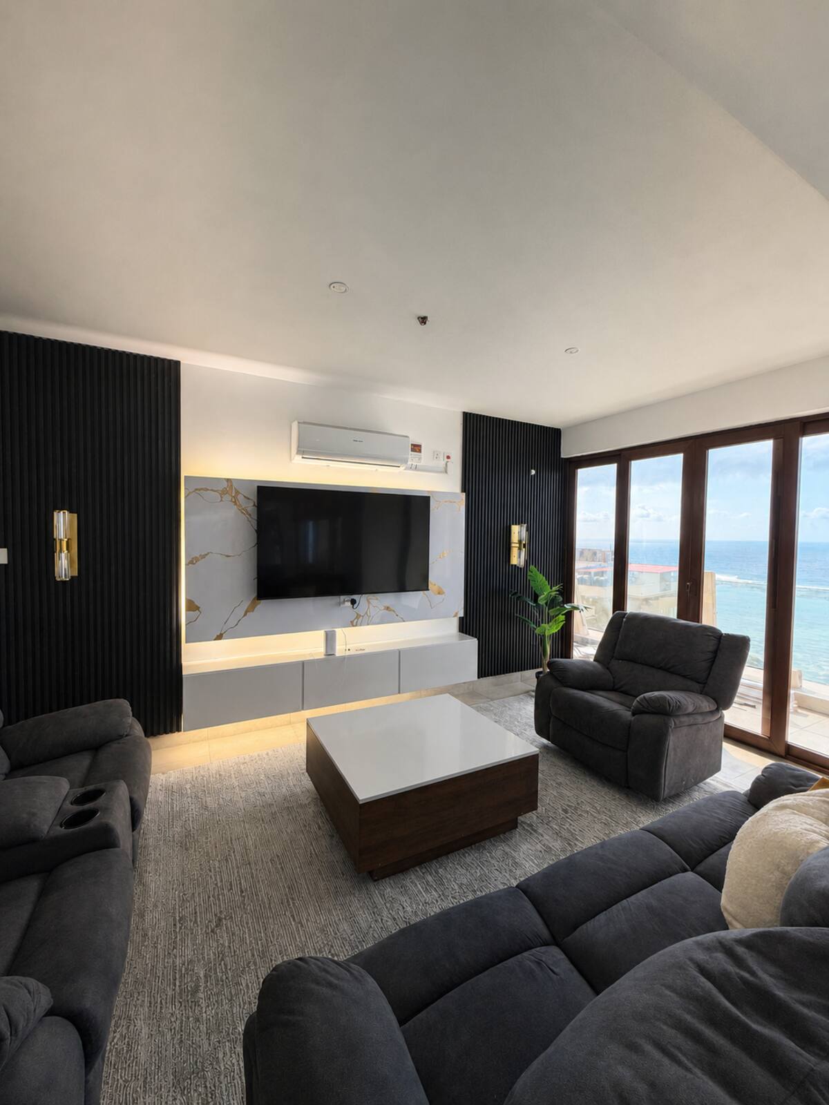 Executive Suite 4BR Penthouse, Sandy Shore — photo 5