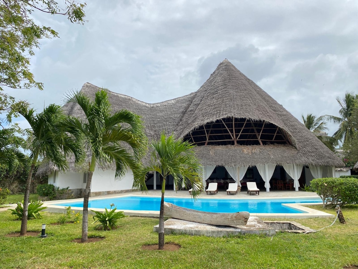 Private Villa With Pool, 5BR — photo 21