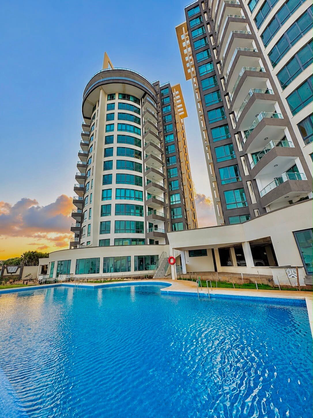 Luxury 3BR Beachfront Escape — photo 45