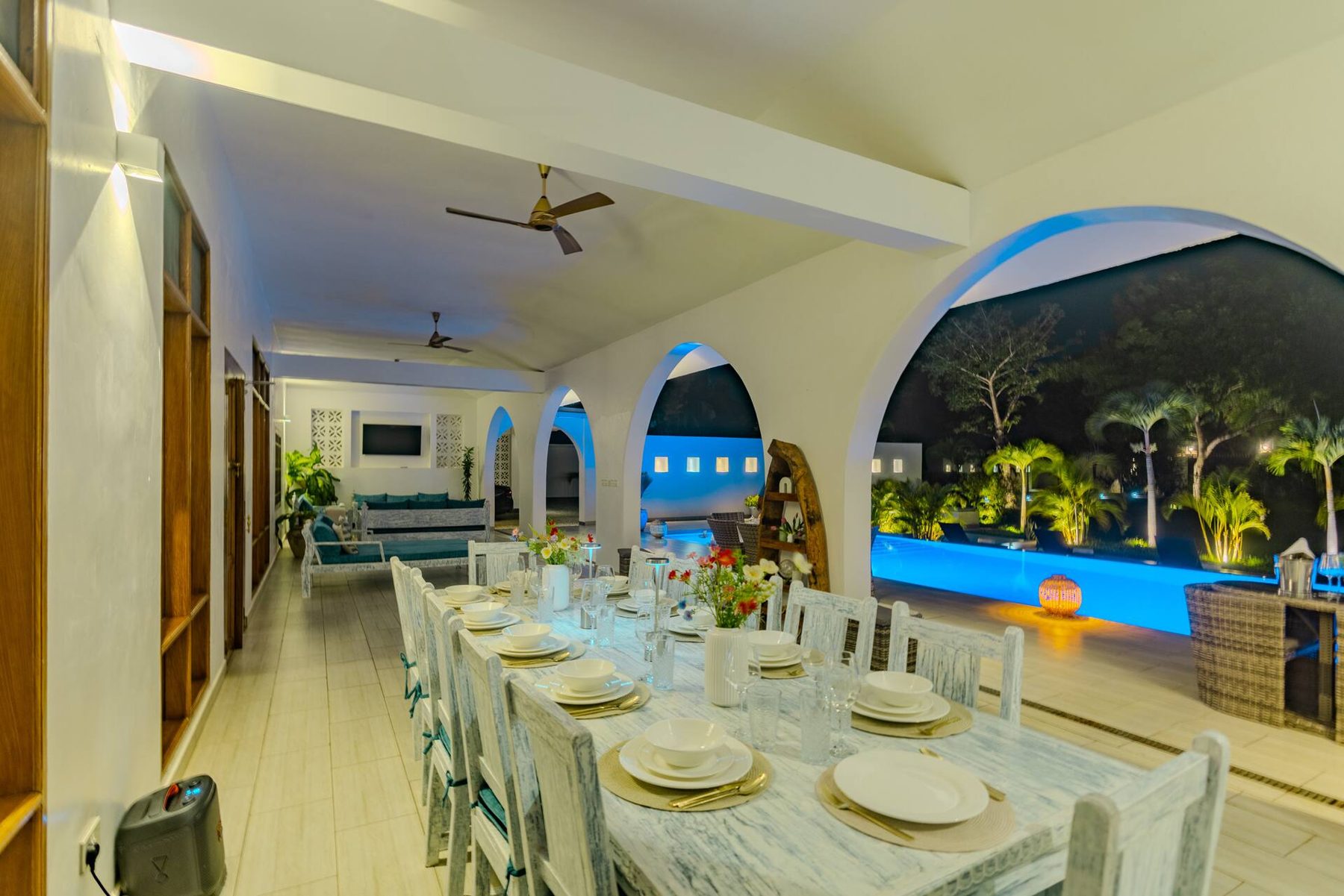 Sky Villa — Luxury Pool Retreat — photo 28