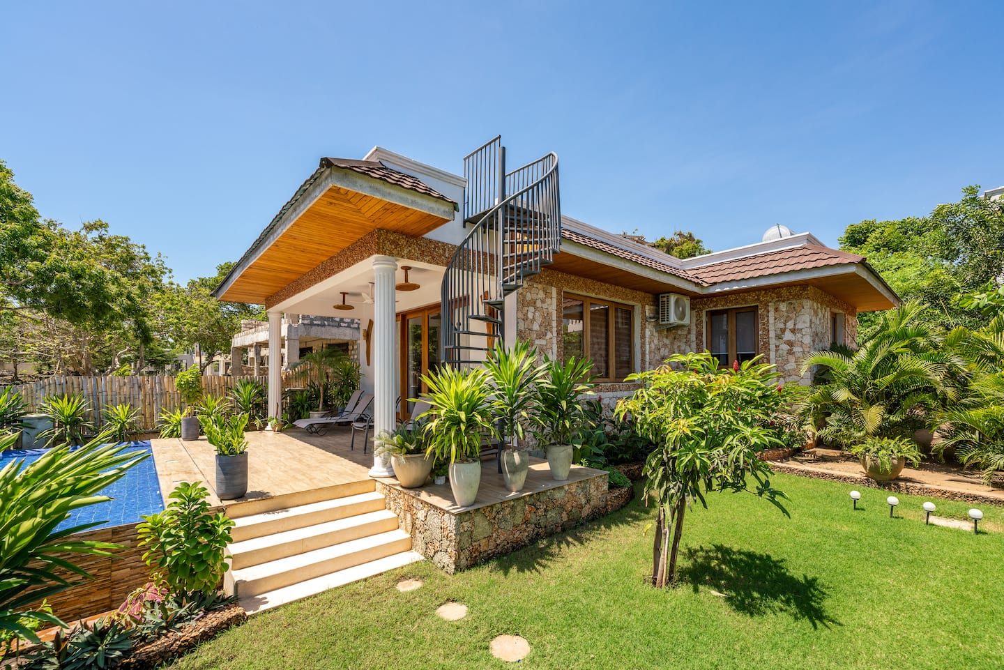 Nirvana Suite, Diani — view 2