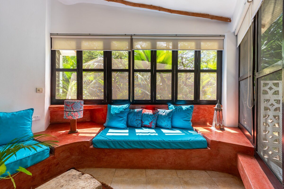 Tequila Sunrise Forest Cabana — photo 6