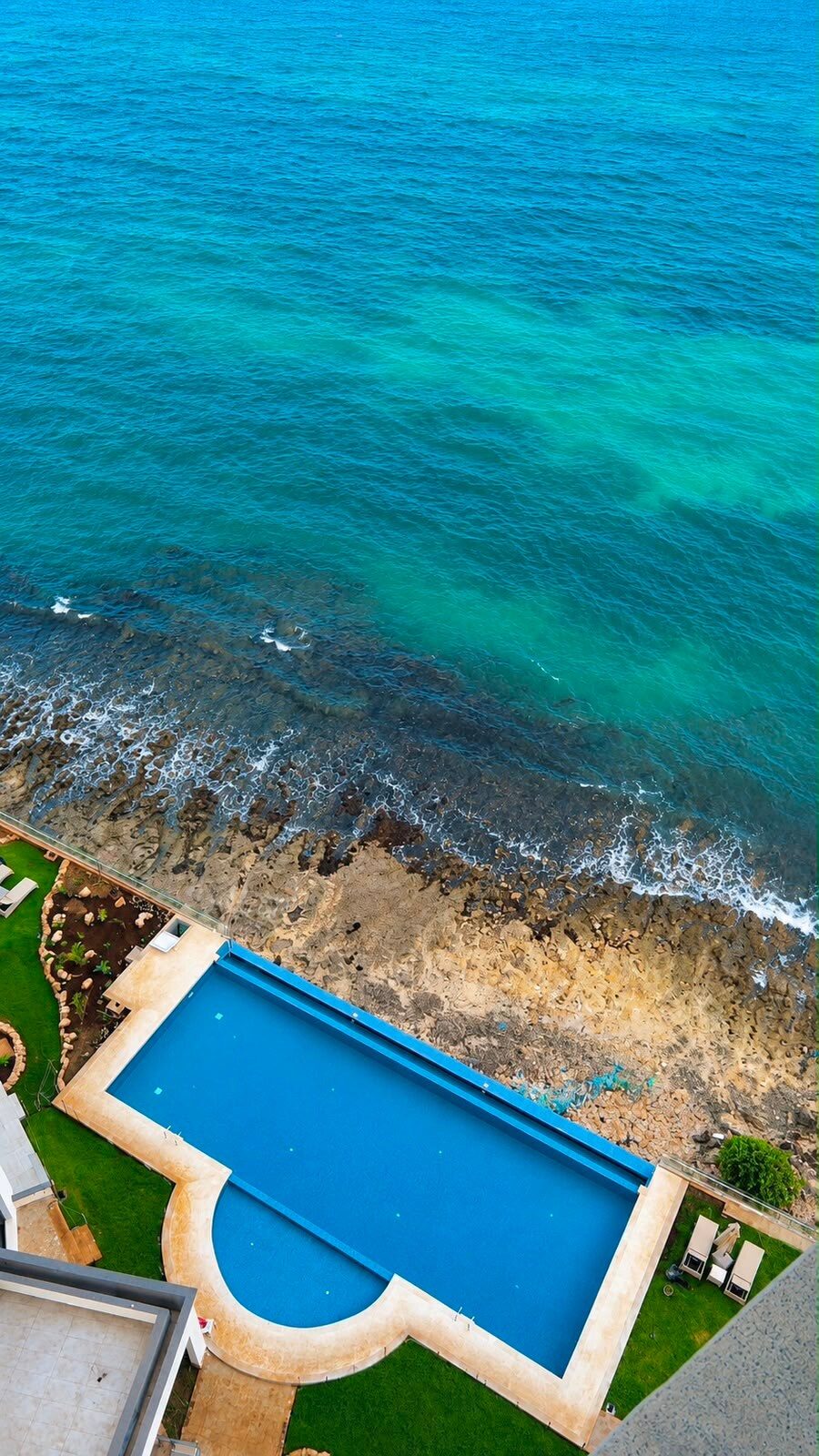Luxury 3BR Beachfront Escape — photo 44
