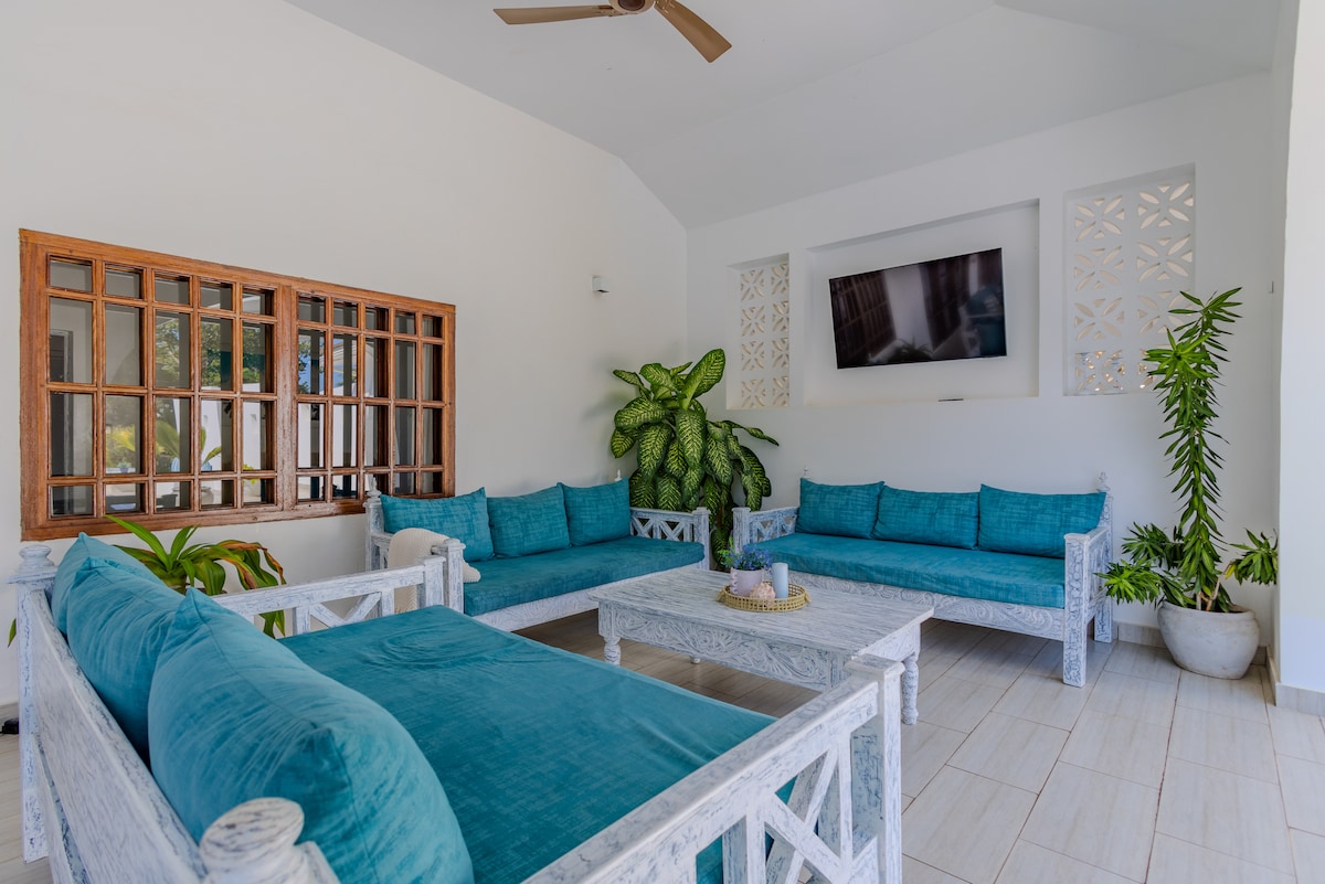 Sky Villa Luxury Pool Retreat, 8BR — photo 38