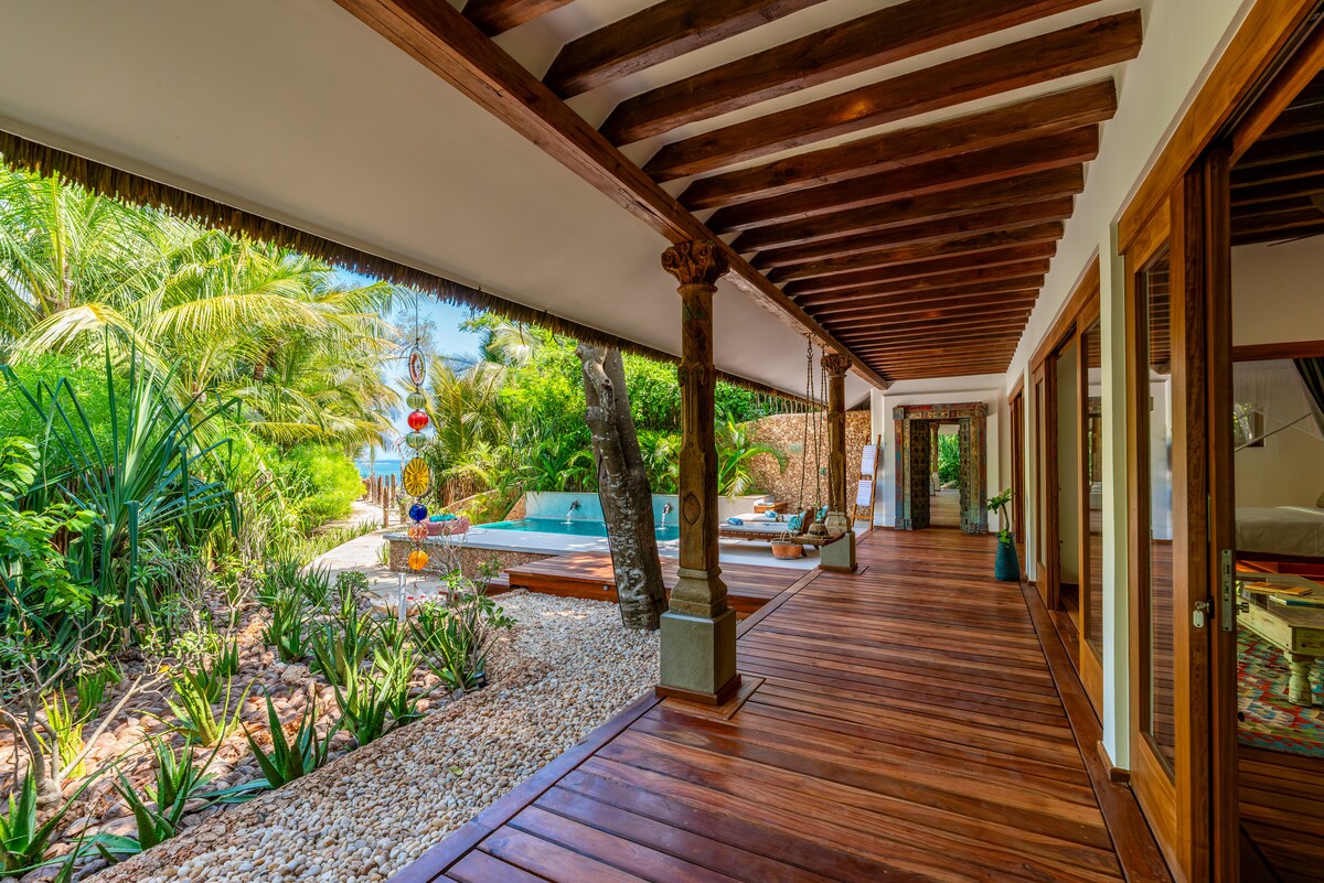 Pandanas Beach Villa — photo 37