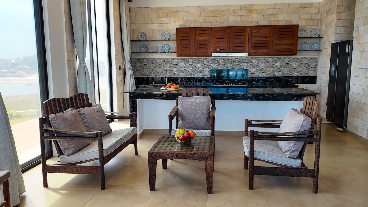 Blue Lagoon Beachfront Villas — photo 7