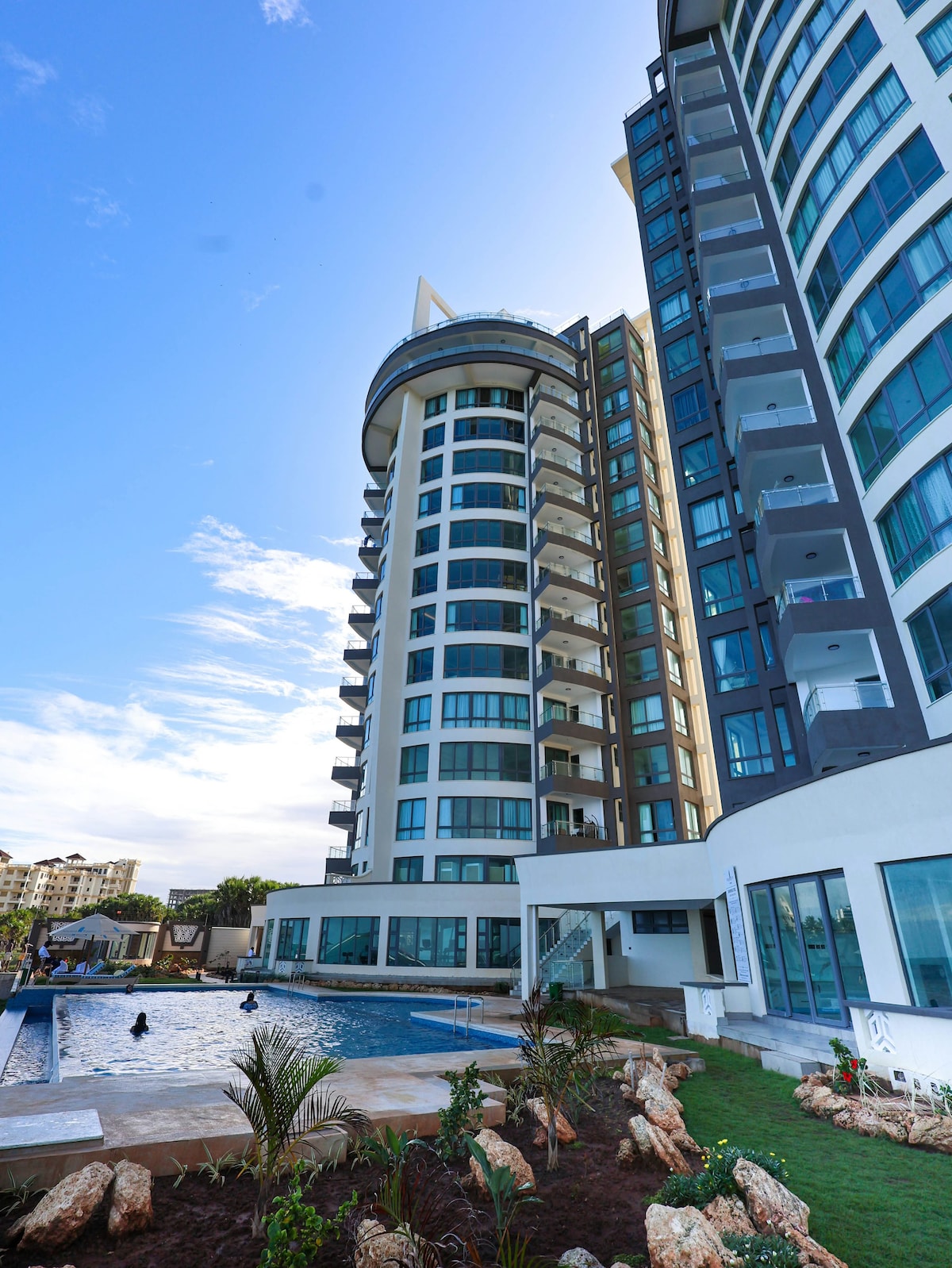 Nauras Towers Beachfront, 4BR — photo 12