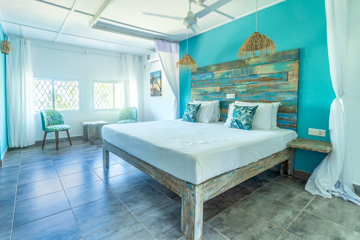 Cape Blush Villa @ Flamboyant — photo 9
