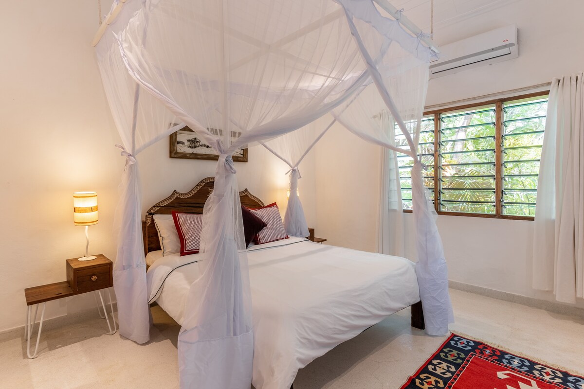 Inshallah Beach Cottage — photo 35