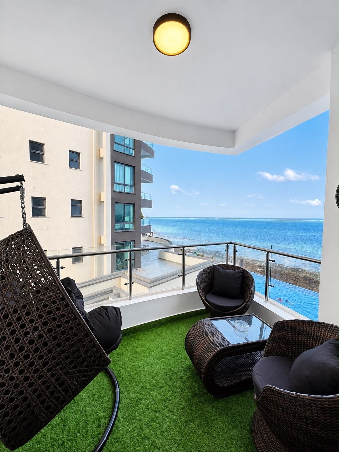 Luxury 3BR Beachfront Escape — photo 2