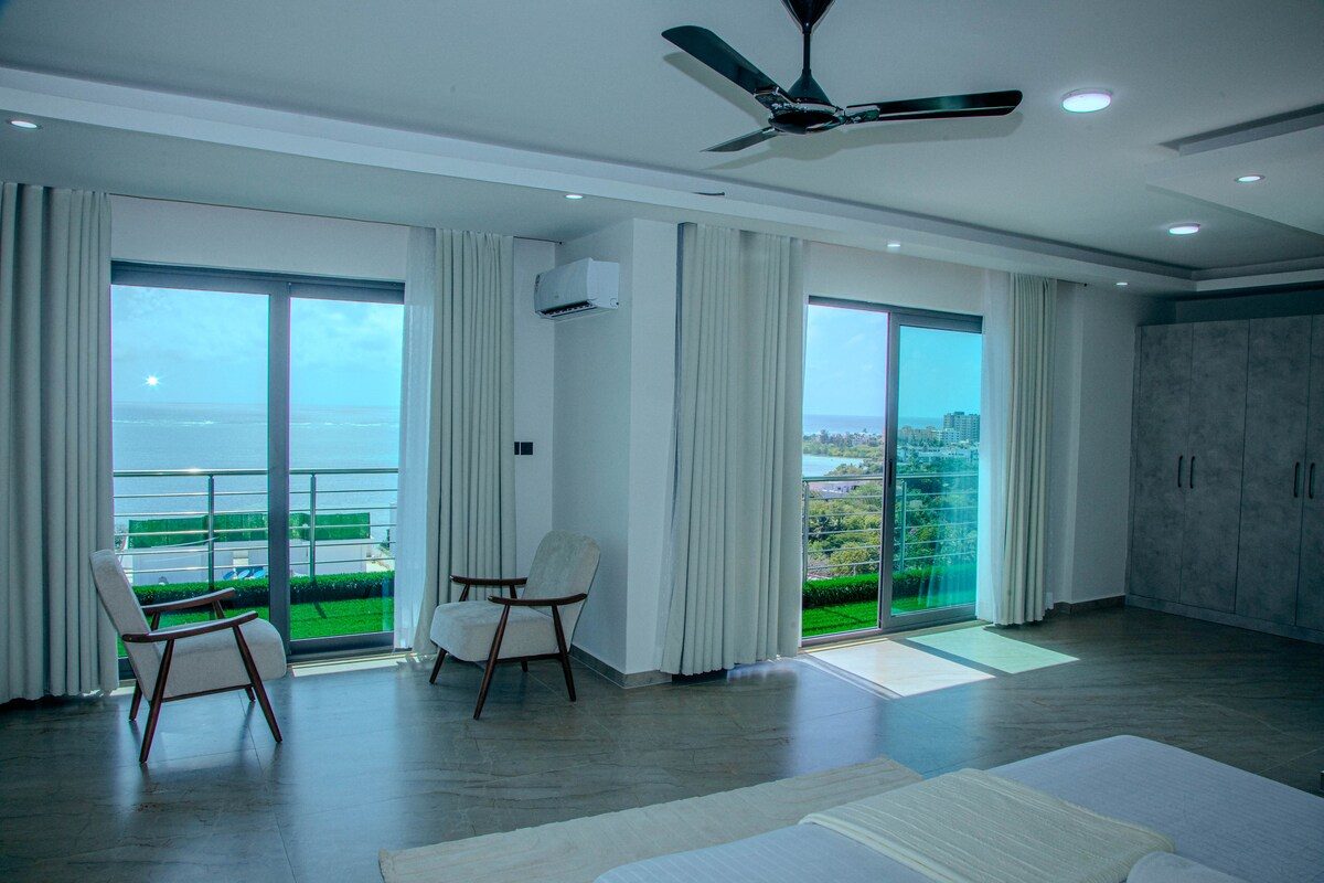 Semo's Aqua Luxury 6BR Penthouse — photo 57