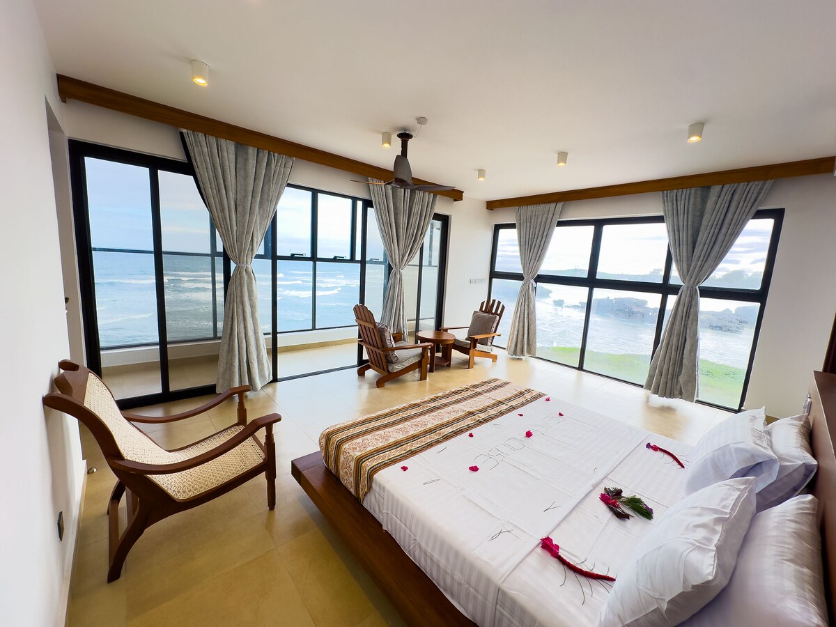 Blue Lagoon Beachfront Villas — photo 13