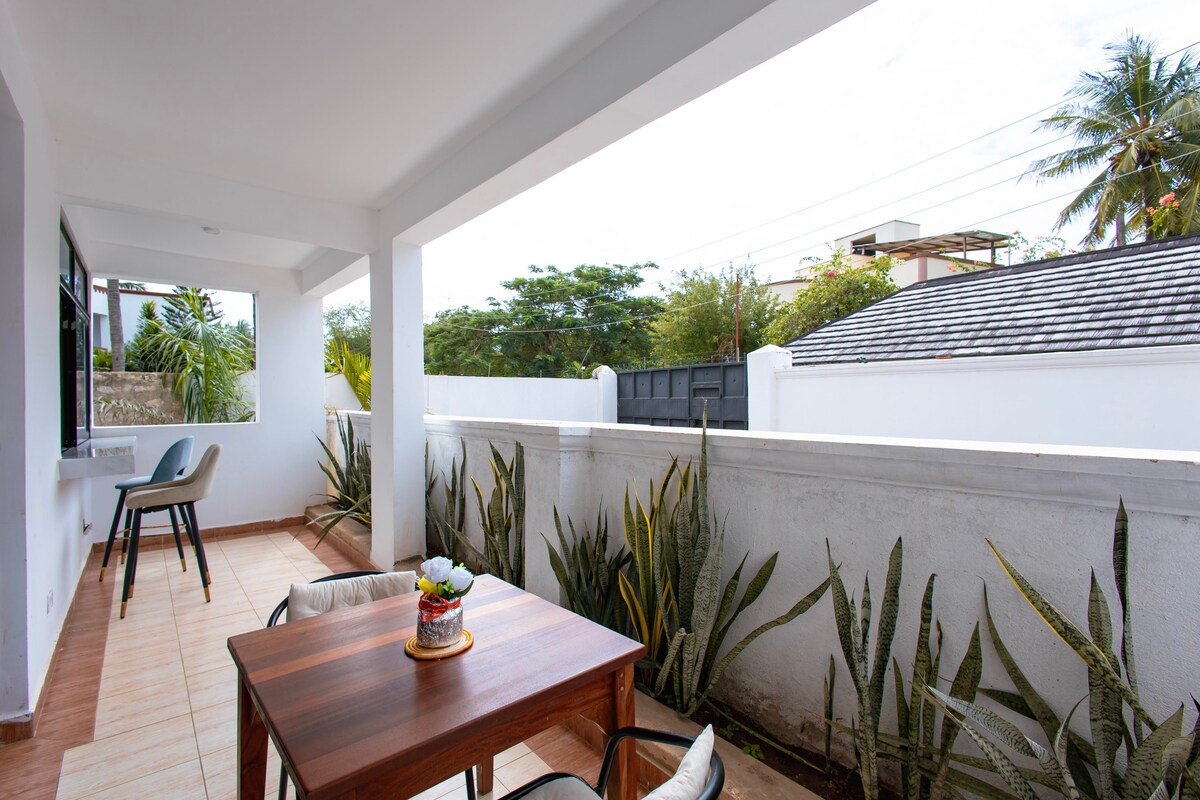 8BR Diani Villa, Pool & Chef — photo 23
