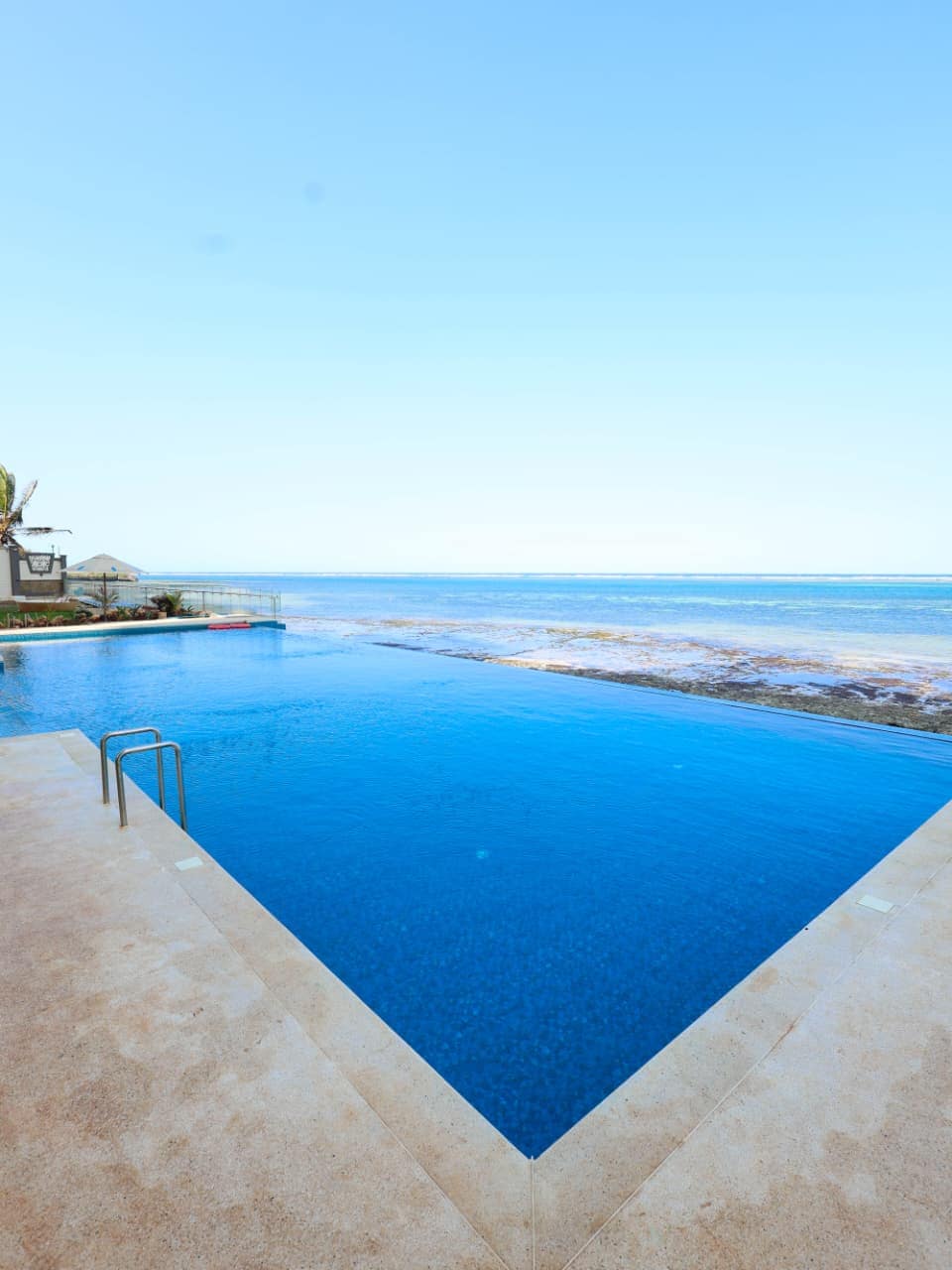 Nauras Exclusive Beachfront, 4BR + DSQ — photo 31