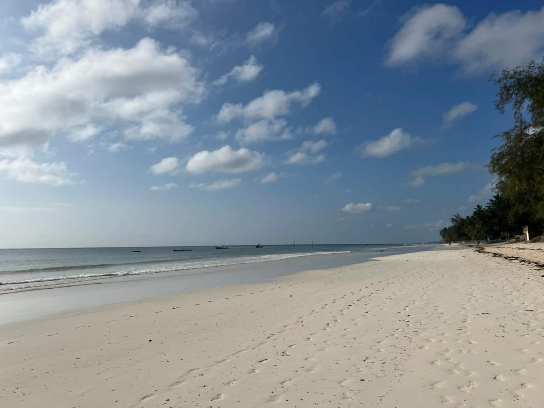 Villa Diani 11, 4BR — photo 19