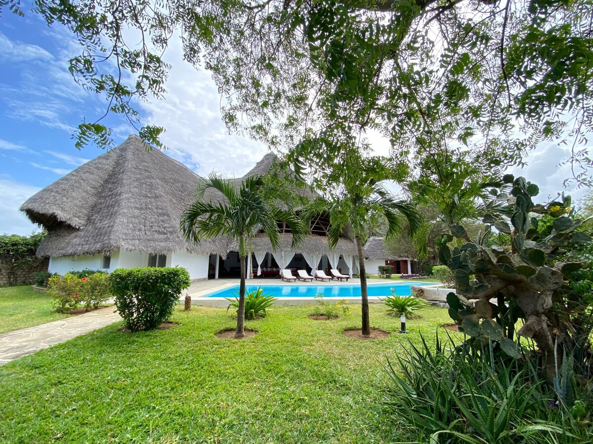Private Villa With Pool, 5BR — photo 20