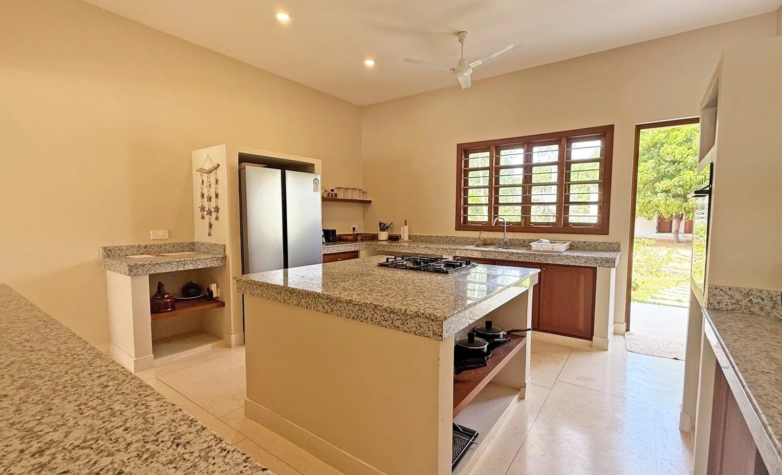 Upepo House, 4BR Mida Forest — photo 11