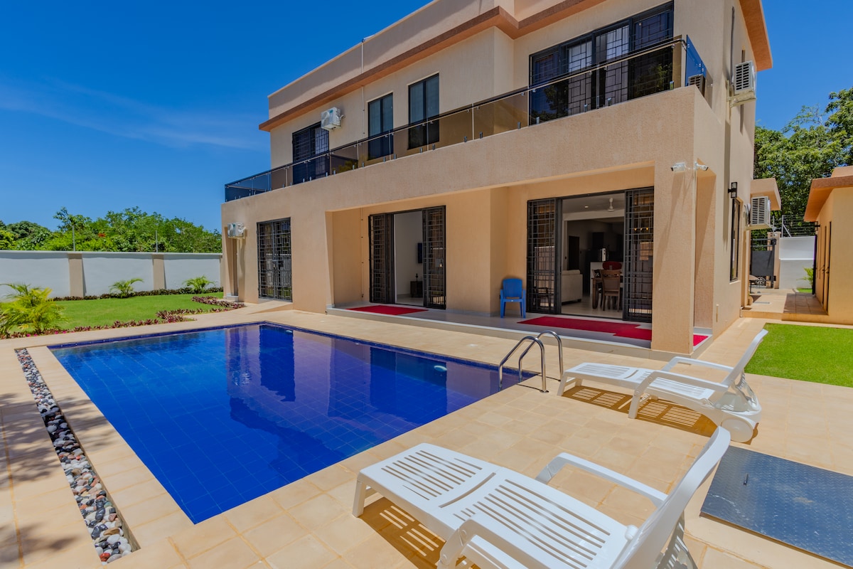 Private Pool Villa, Diani Beach — view 1