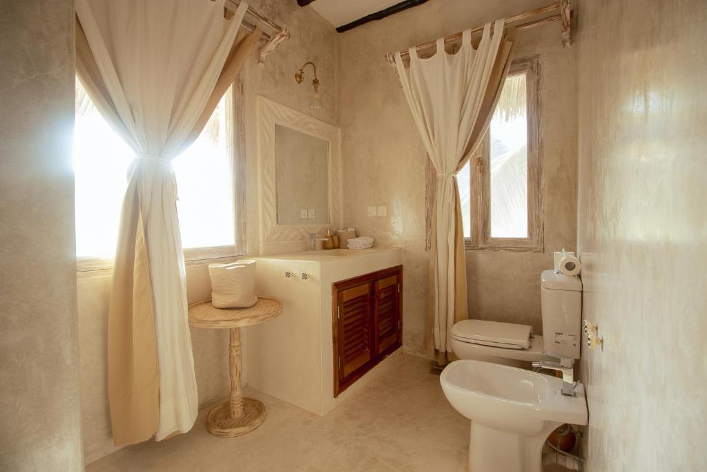 Nuru Villa — Beachfront — photo 26
