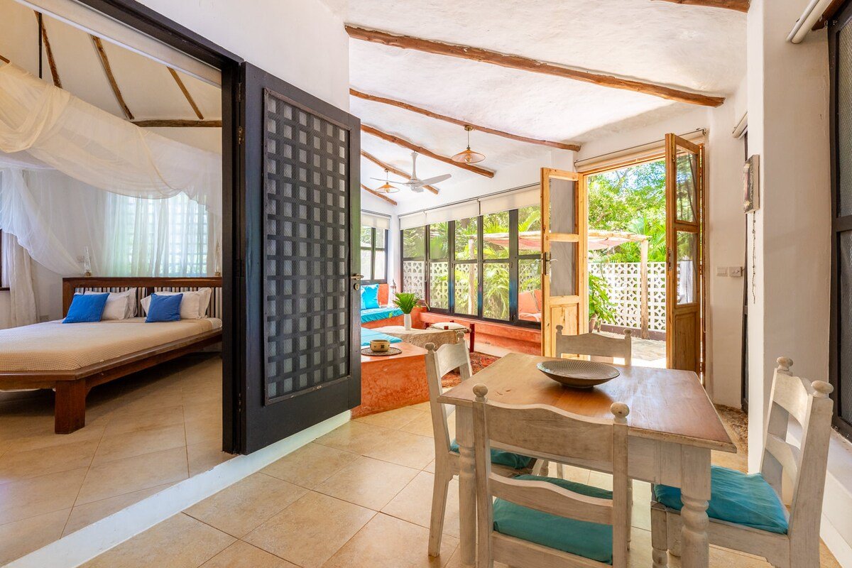 Tequila Sunrise Forest Cabana — photo 21