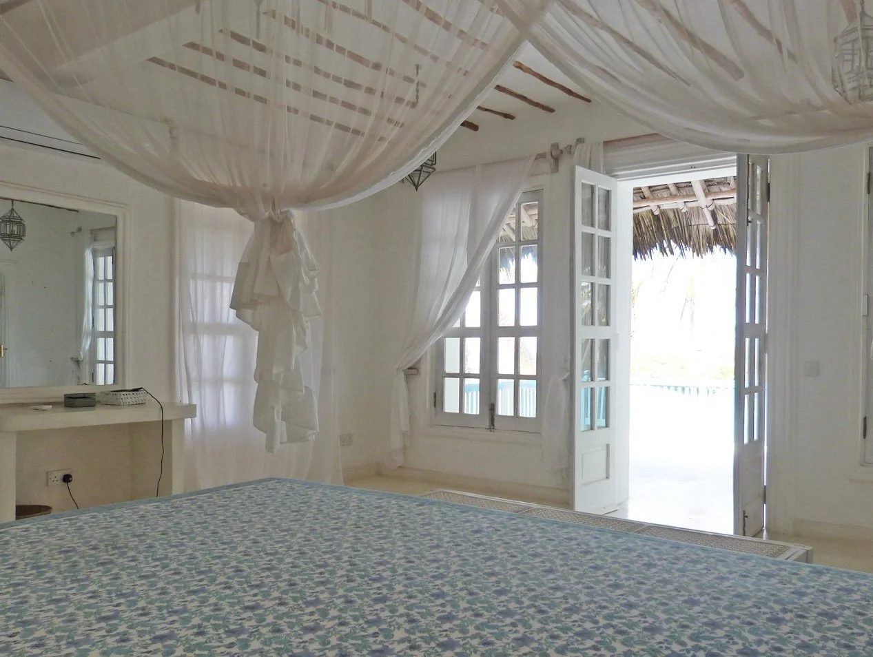 Blue Bay Beach House, 5BR Beachfront — photo 39