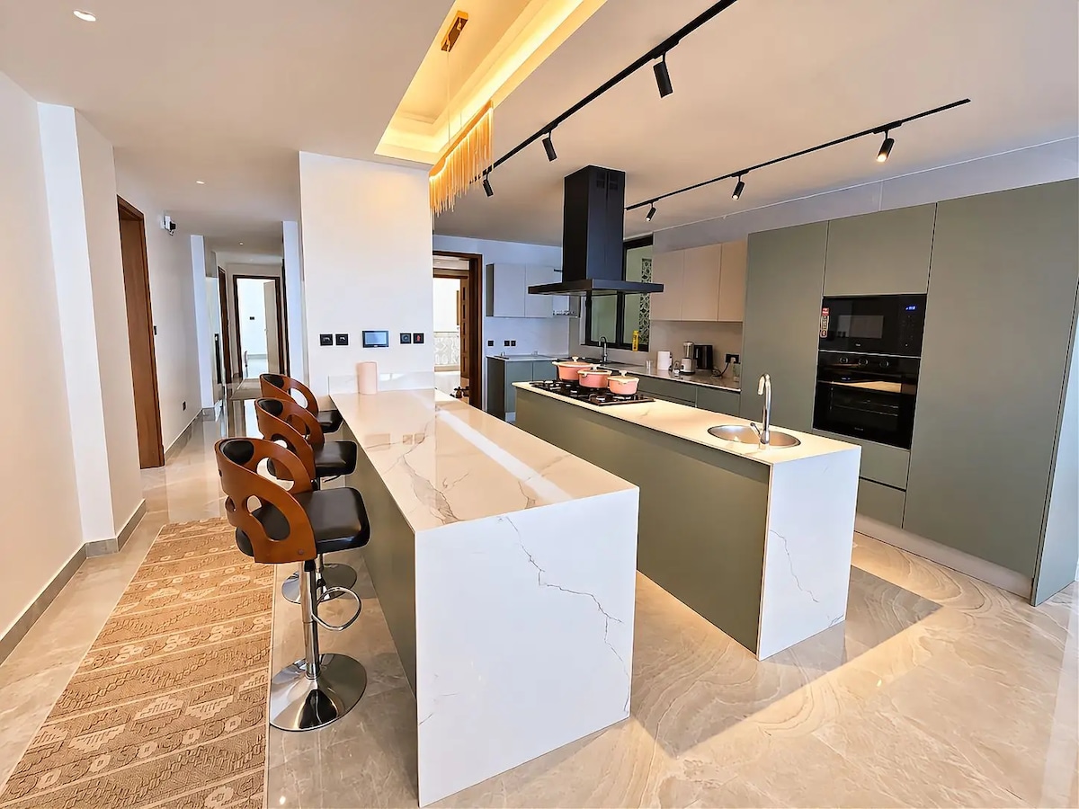Nauras Towers Beachfront, 4BR — photo 32