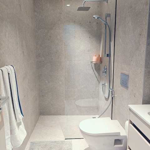 Swahili 1BR with Rooftop Pool — photo 23