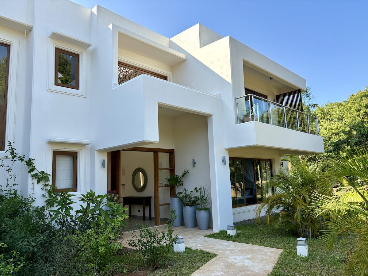 Kahawa House — view 2