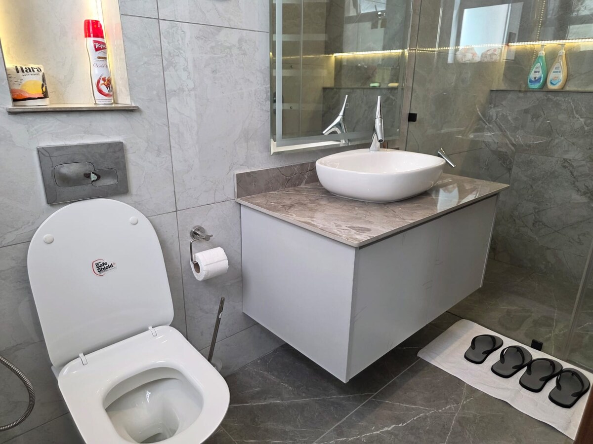 Nauras Exclusive Beachfront, 4BR + DSQ — photo 16
