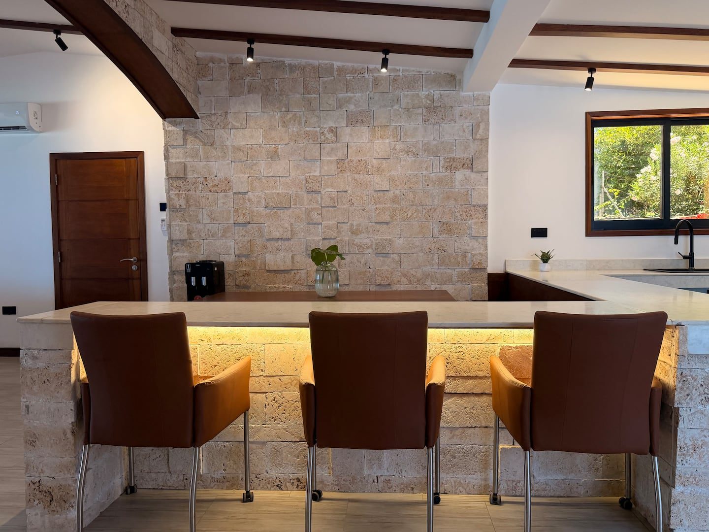 Nyali Beachfront Bungalow — photo 19
