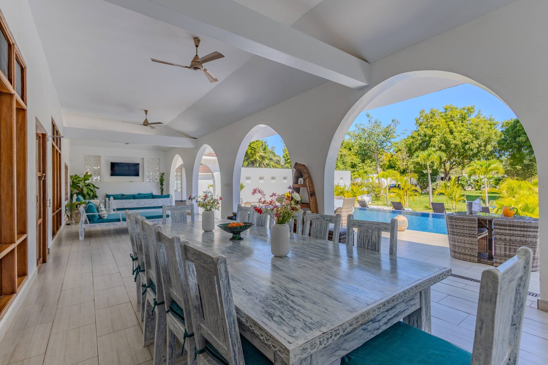 Sky Villa — Luxury Pool Retreat — photo 22