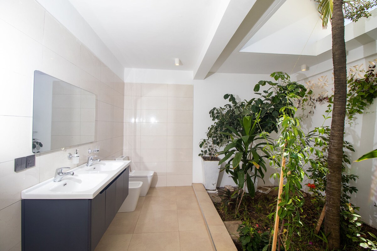 Blue Lagoon Beachfront Villas — photo 29