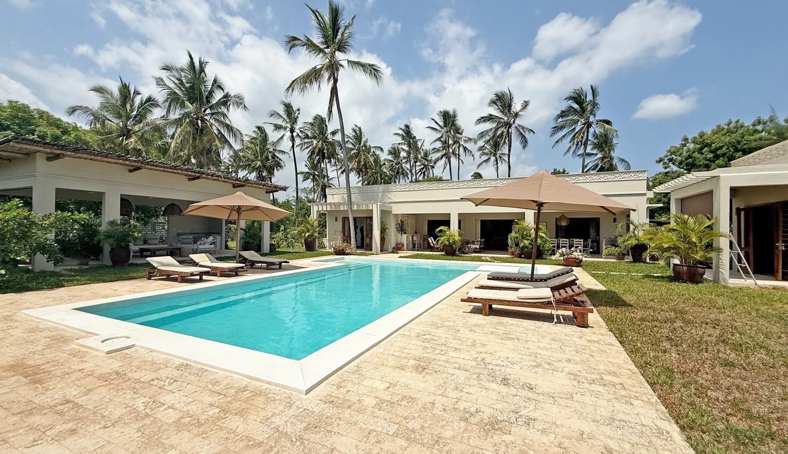 Upepo House, 4BR Mida Forest — photo 4