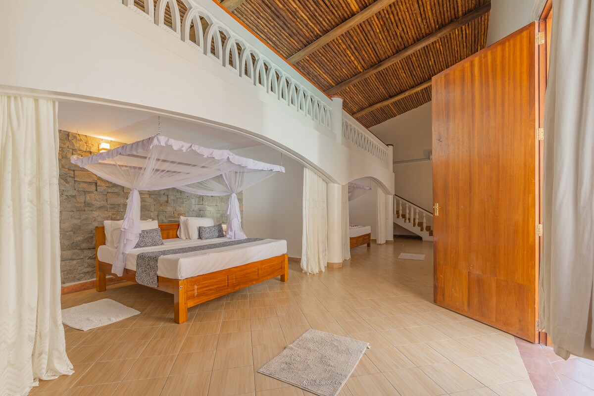 Diani Hilltop Villa, 5BR — photo 37