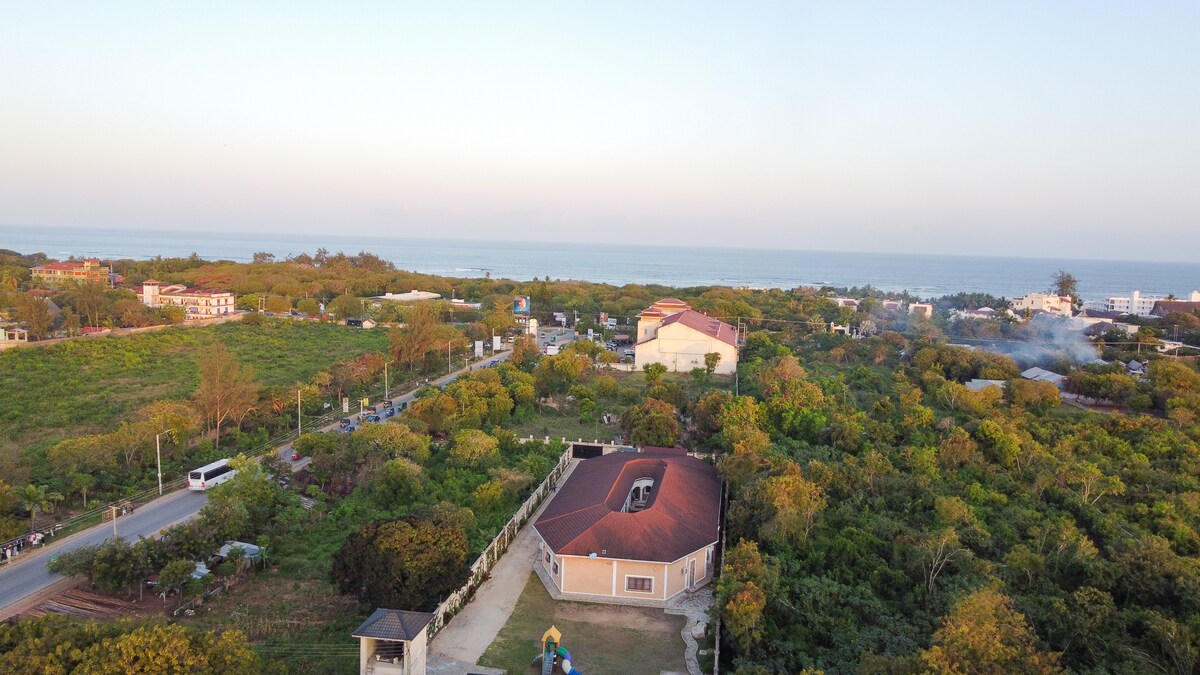 Diani Hilltop Villa, 5BR — photo 8