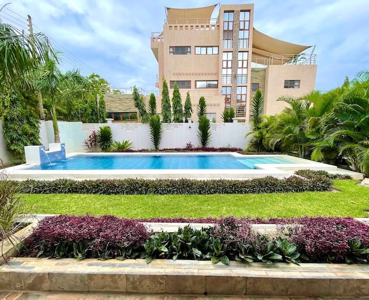 Palm Haven 1, 5BR — photo 32