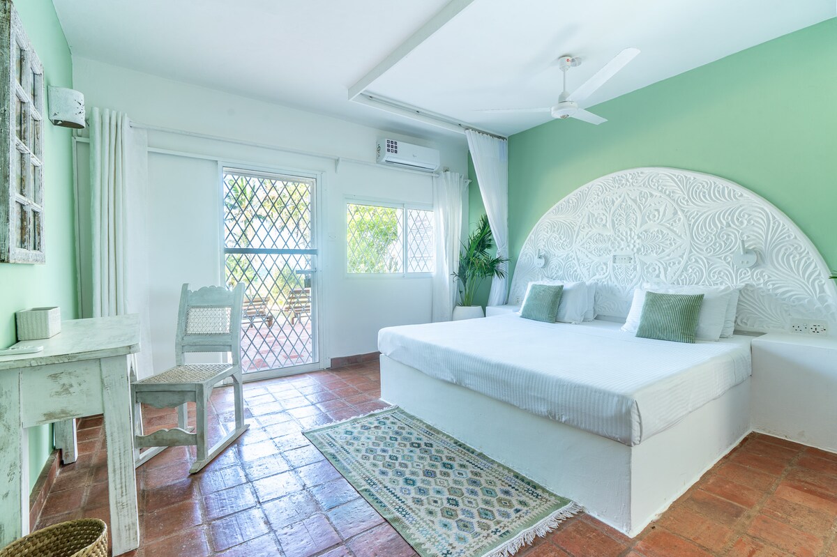 Cape Blush Villa @ Flamboyant — photo 11