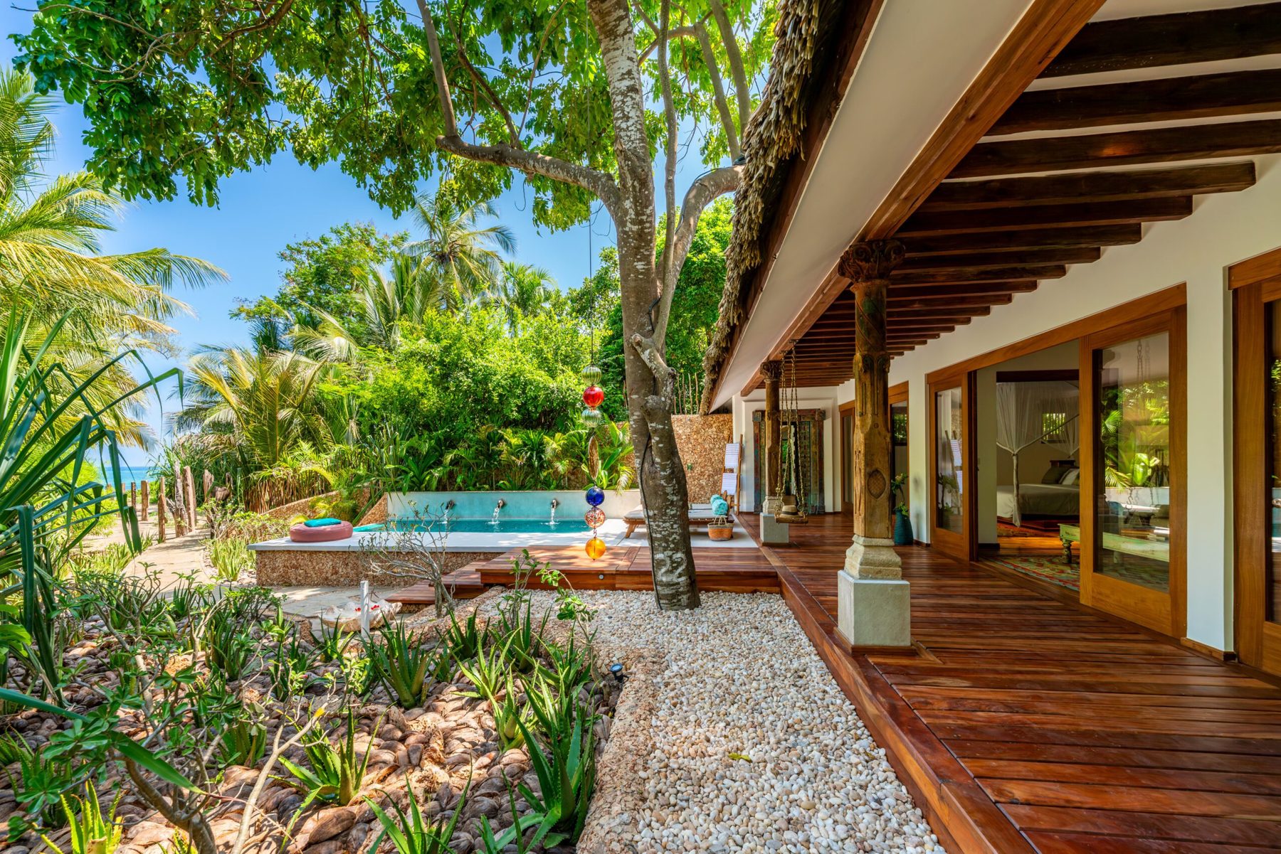 Pandanas Beach Villa