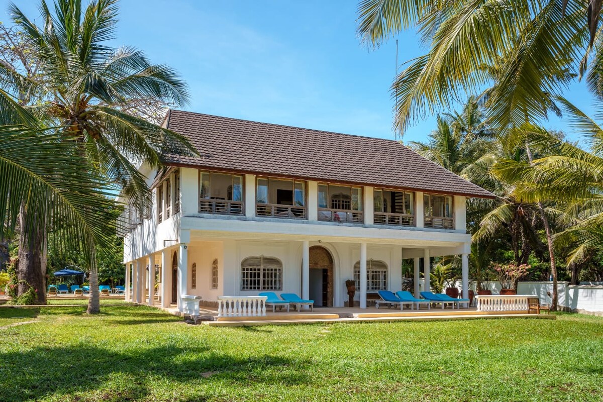 Diani White House - 2 Homes Together, 6BR — view 2