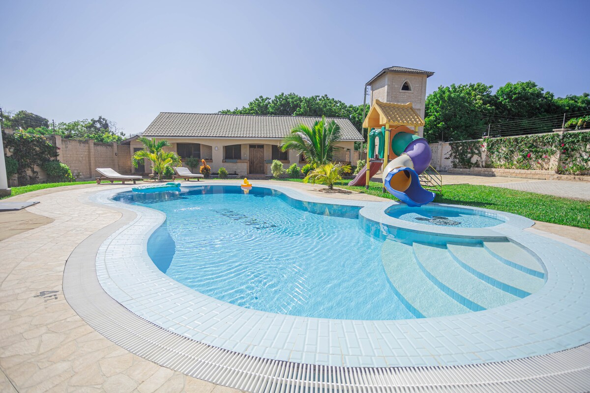 Diani Hilltop Villa, 5BR — view 1