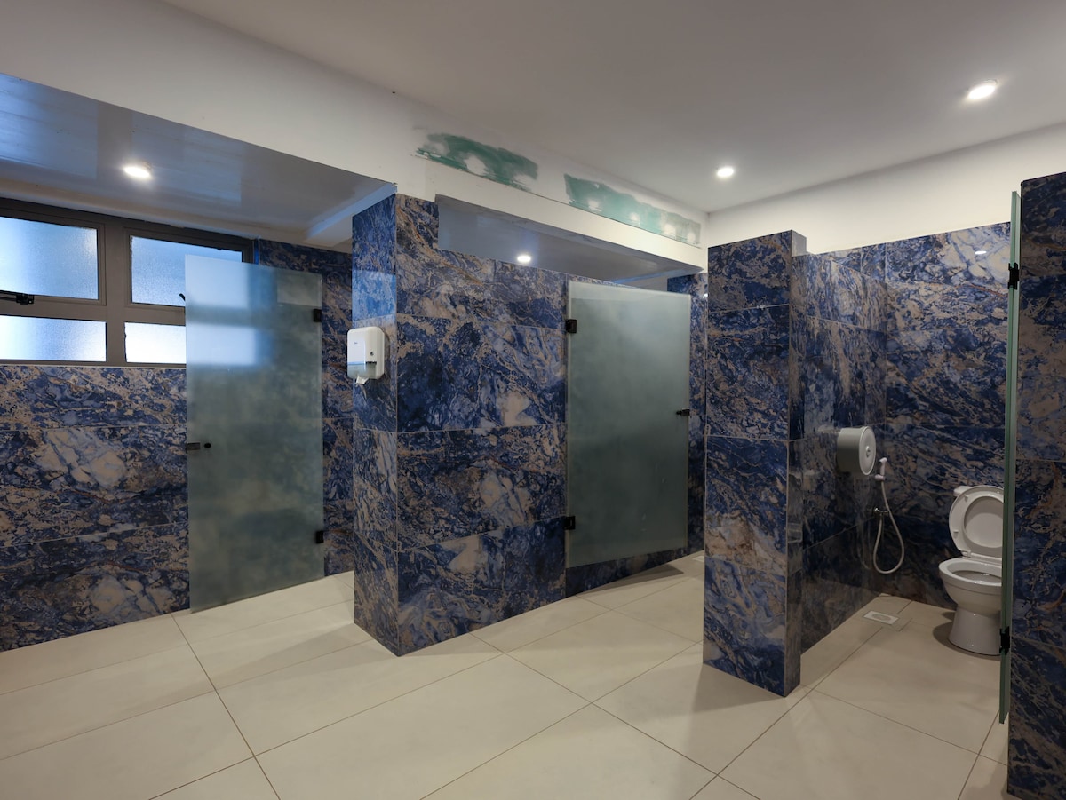 Nauras Towers Beachfront, 4BR — photo 18