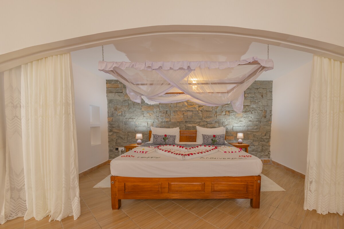 Diani Hilltop Villa, 5BR — photo 26